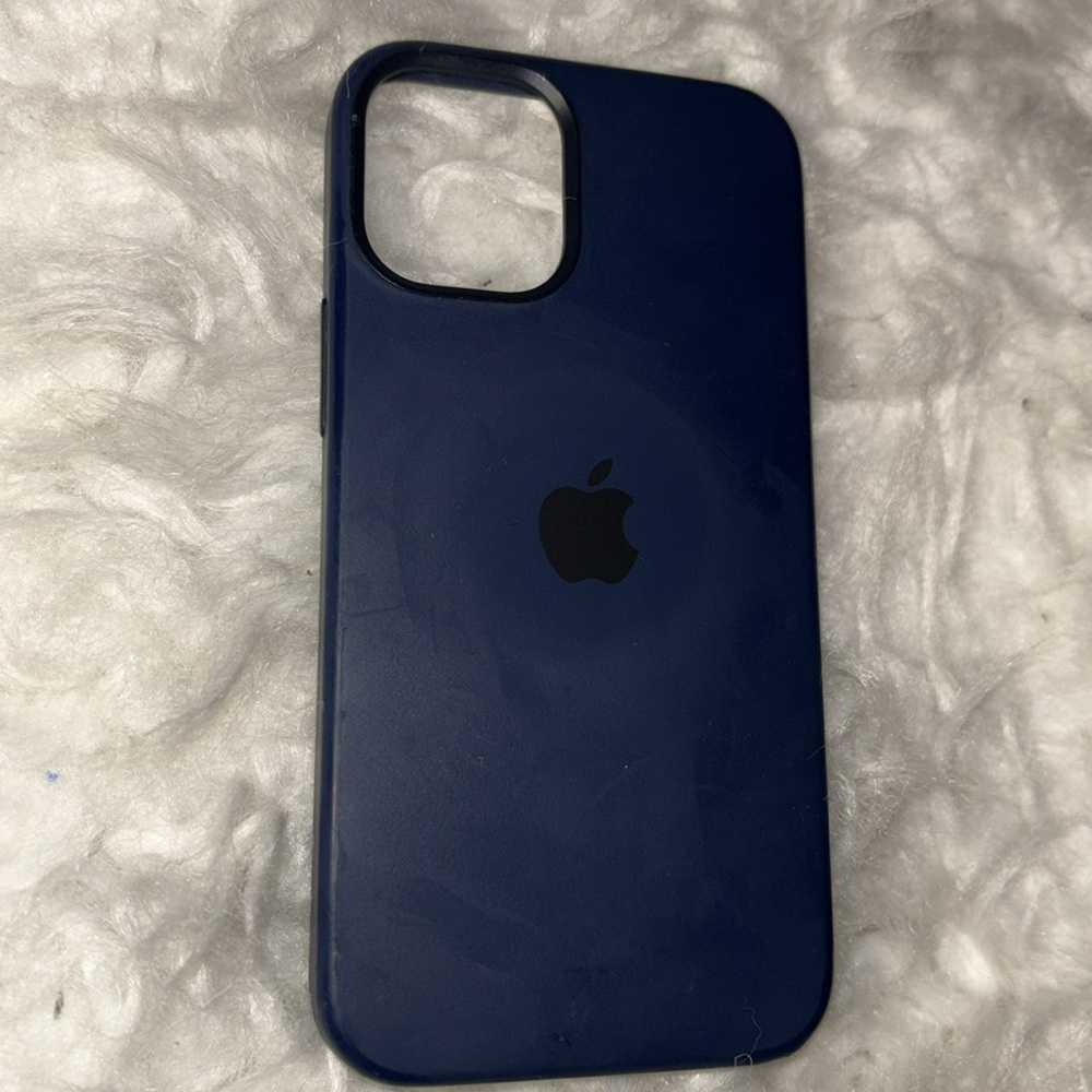 iPhone 12 mini Silicone Case with MagSafe - Deep Navy - Picture 3 of 12